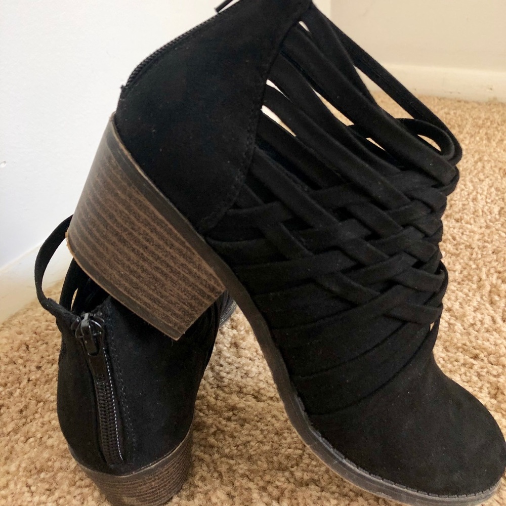 Fergalicious Black Booties Sz 7.5